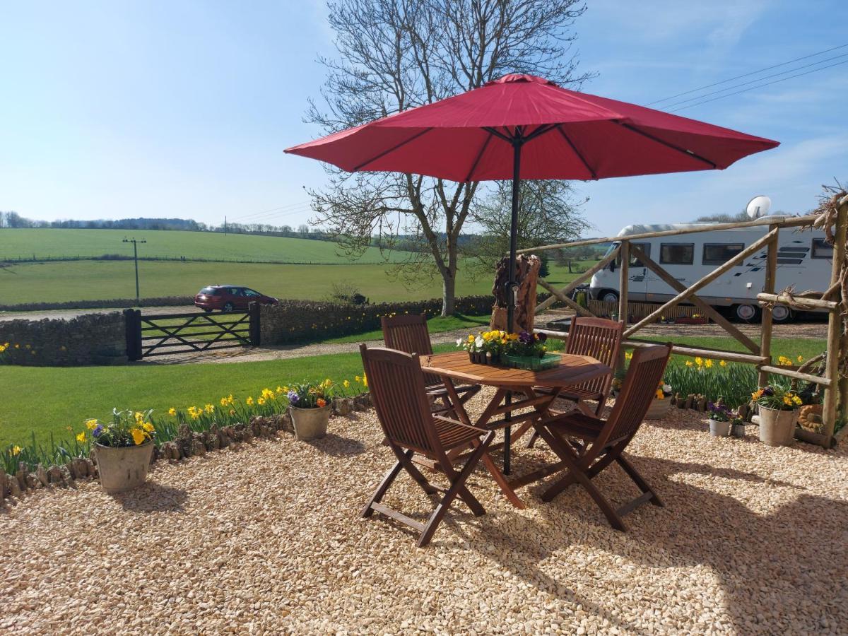 Thames Head Wharf - Historic Cotswold Cottage With Stunning Countryside Views Сайърънсестър Екстериор снимка
