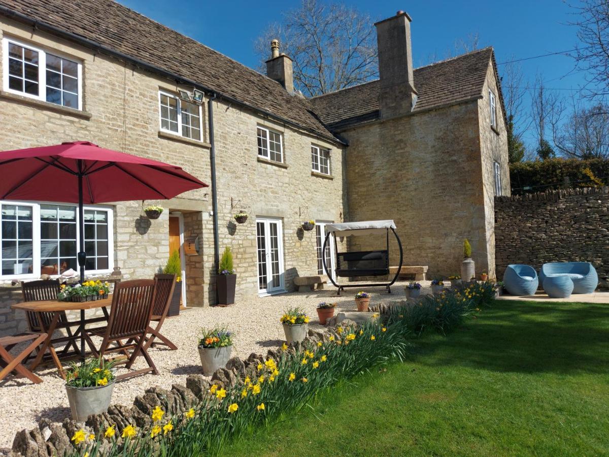 Thames Head Wharf - Historic Cotswold Cottage With Stunning Countryside Views Сайърънсестър Екстериор снимка