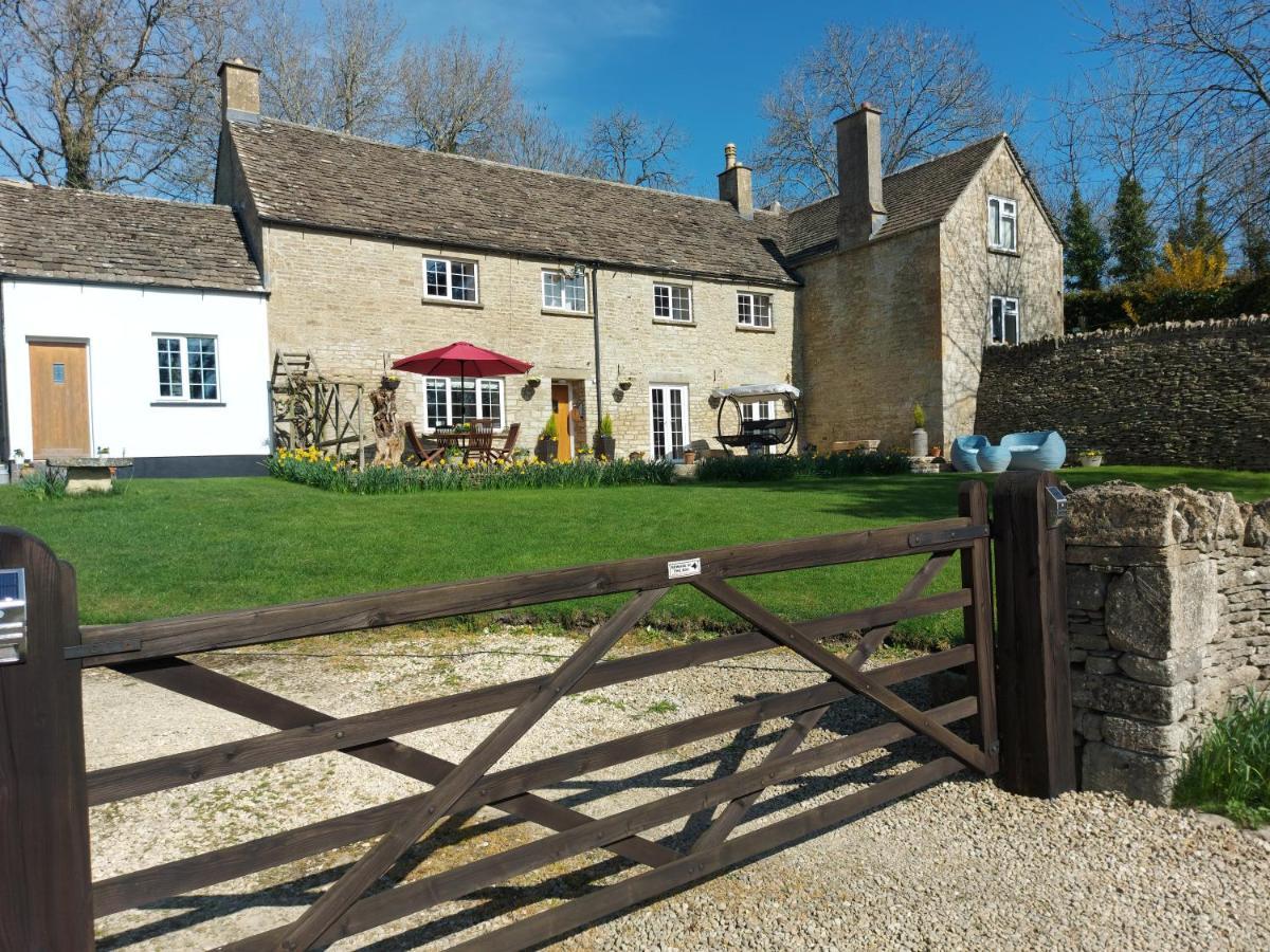 Thames Head Wharf - Historic Cotswold Cottage With Stunning Countryside Views Сайърънсестър Екстериор снимка