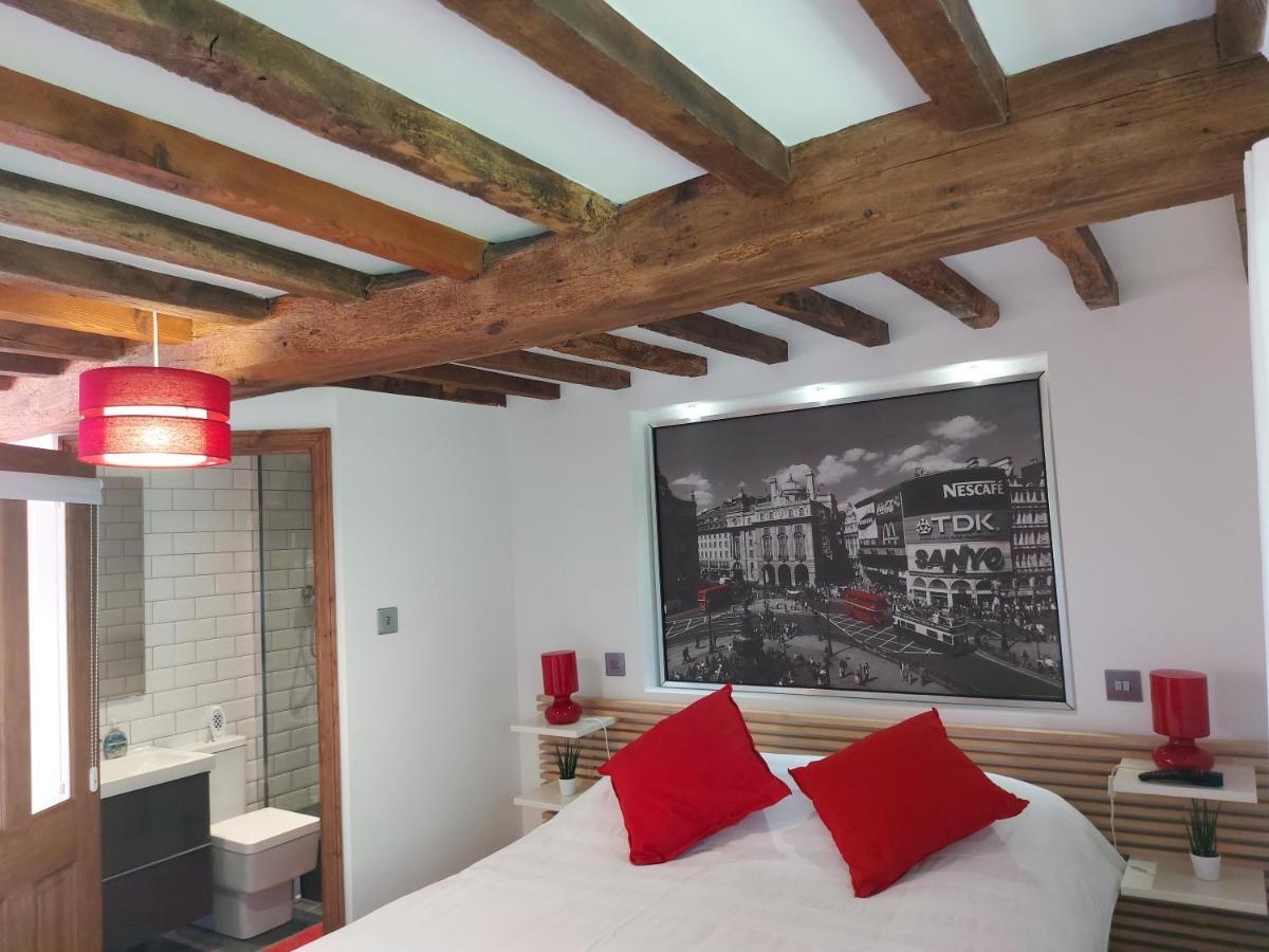 Thames Head Wharf - Historic Cotswold Cottage With Stunning Countryside Views Сайърънсестър Екстериор снимка