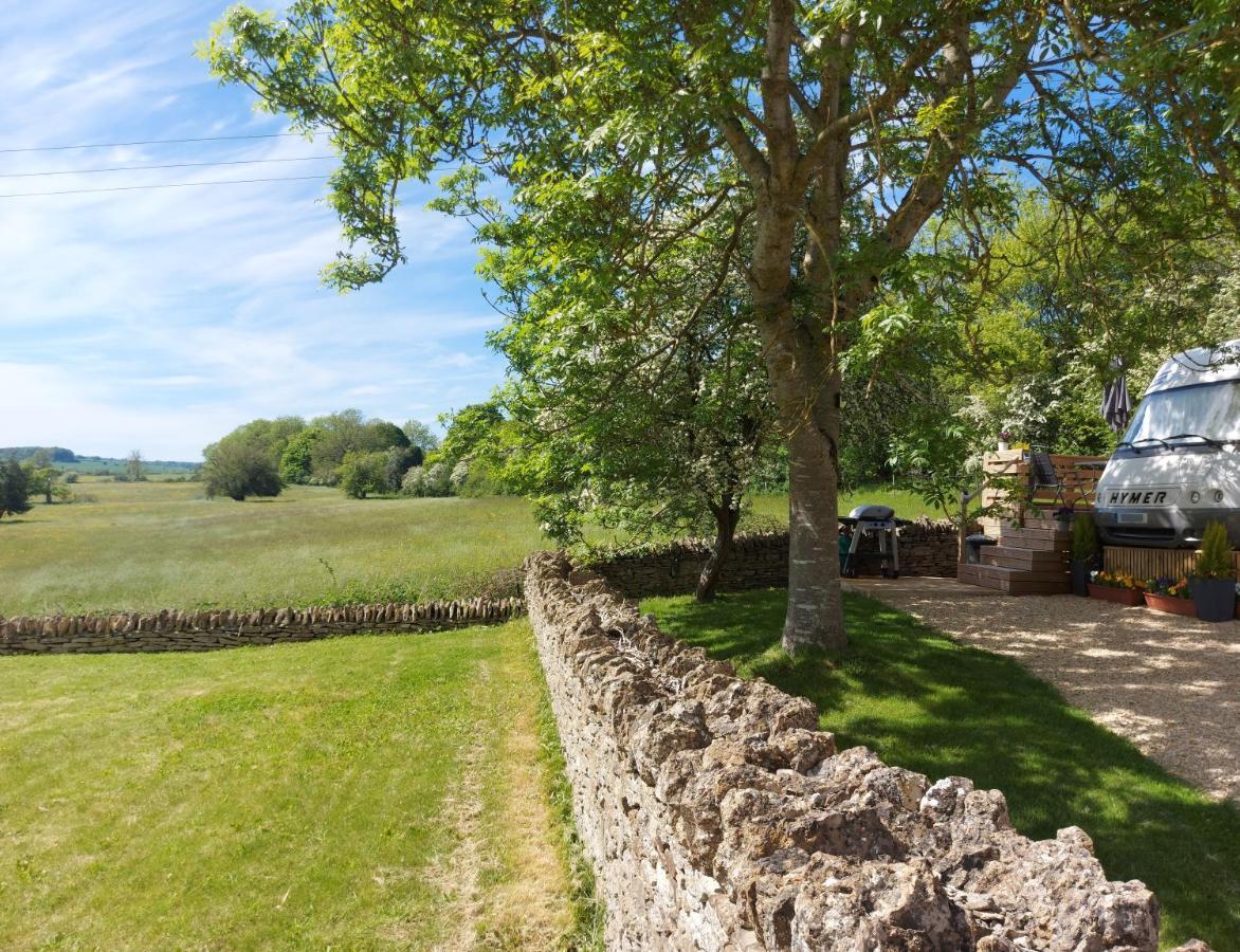Thames Head Wharf - Historic Cotswold Cottage With Stunning Countryside Views Сайърънсестър Екстериор снимка