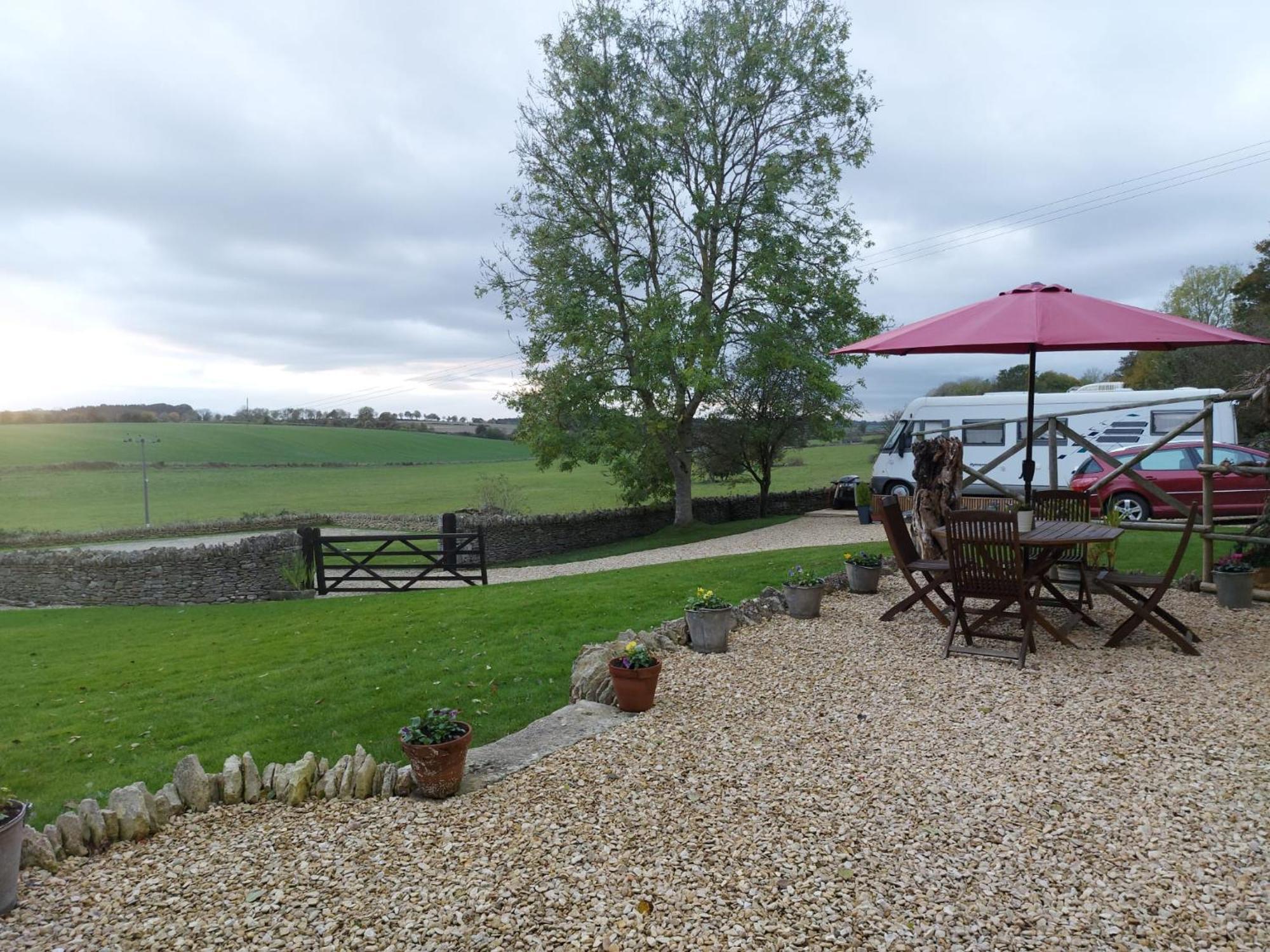 Thames Head Wharf - Historic Cotswold Cottage With Stunning Countryside Views Сайърънсестър Екстериор снимка