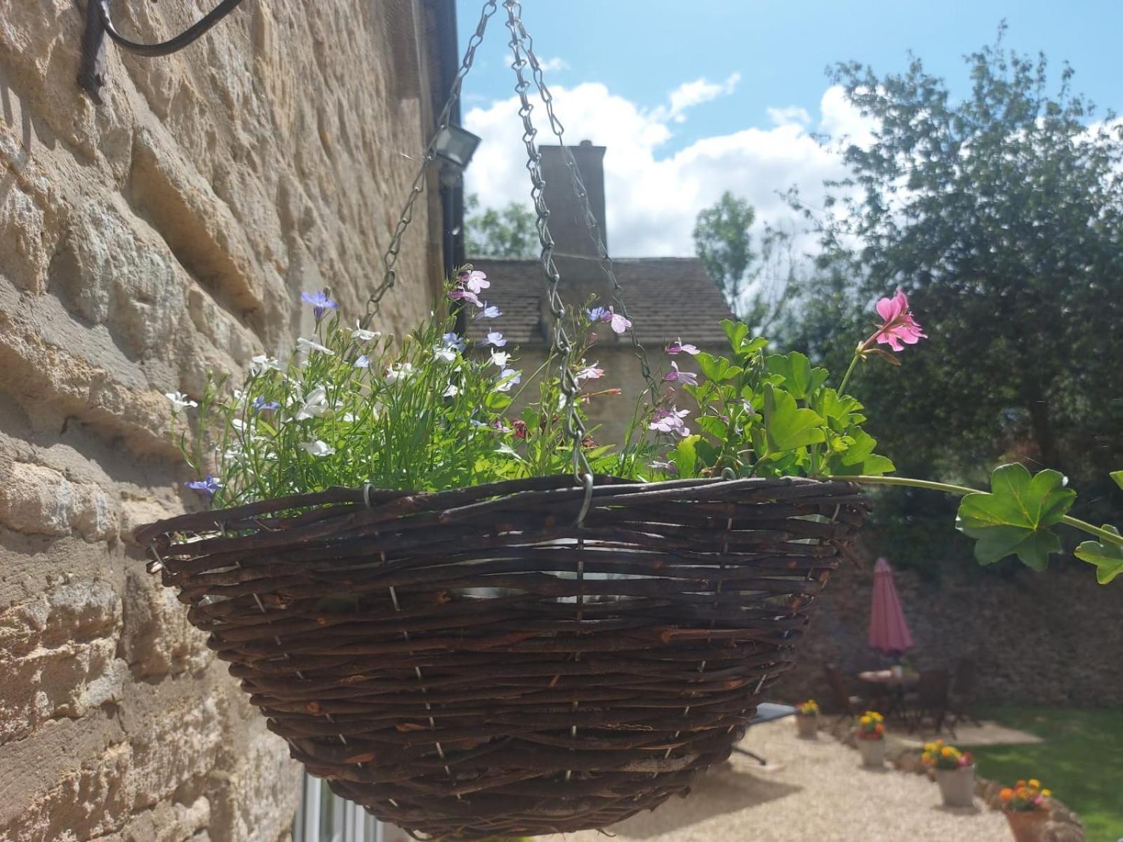 Thames Head Wharf - Historic Cotswold Cottage With Stunning Countryside Views Сайърънсестър Екстериор снимка